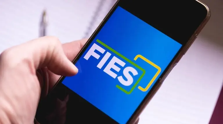 Estudantes do Fies exigem igualdade em descontos 1 Estudantes do Fies exigem igualdade em descontos