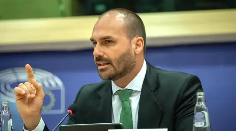 Faltas de Eduardo Bolsonaro superam presenças 1 Faltas de Eduardo Bolsonaro superam presenças