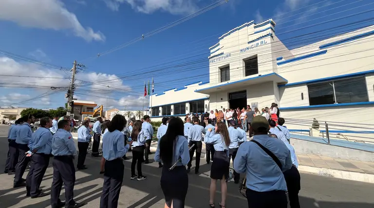 Fotos: Hasteamento das bandeiras em Uiraúna celebra civismo 1 Hasteamento das bandeiras em Uirauna celebra civismo
