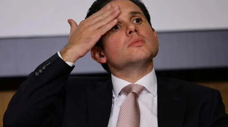 Motta rejeita indicação de Eduardo Bolsonaro para líder da minoria 1 Motta rejeita indicação de Eduardo Bolsonaro para líder da minoria