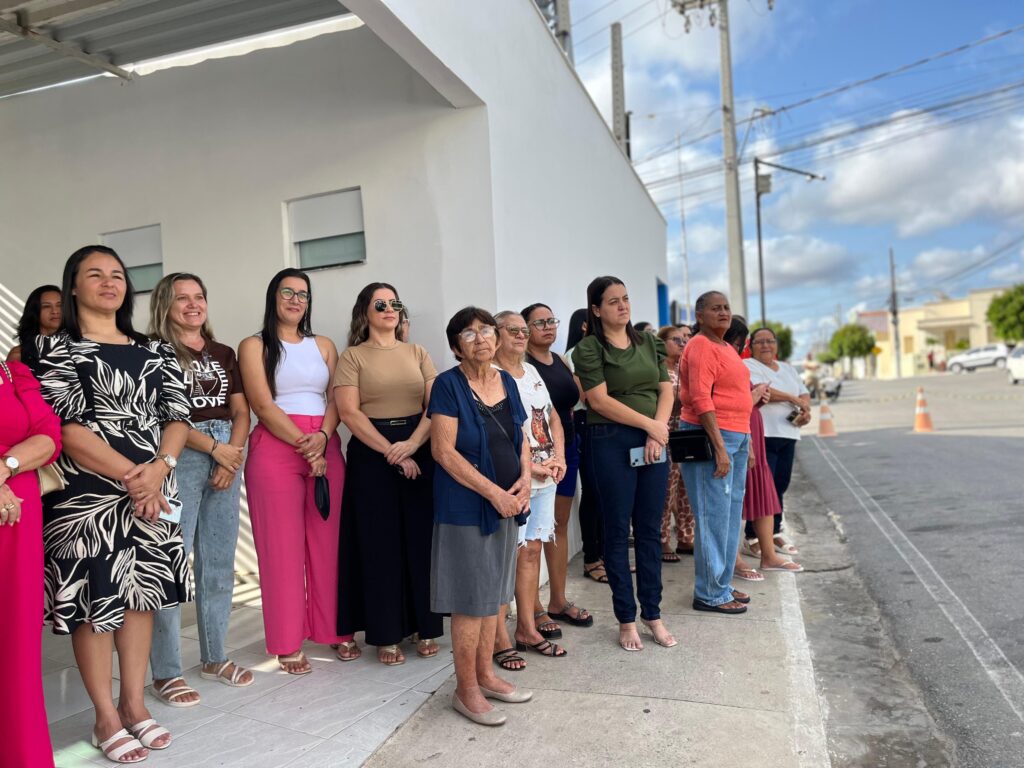 Fotos: Hasteamento das bandeiras em Uiraúna celebra civismo 7 WhatsApp Image 2025 09 07 at 09.20.52 1