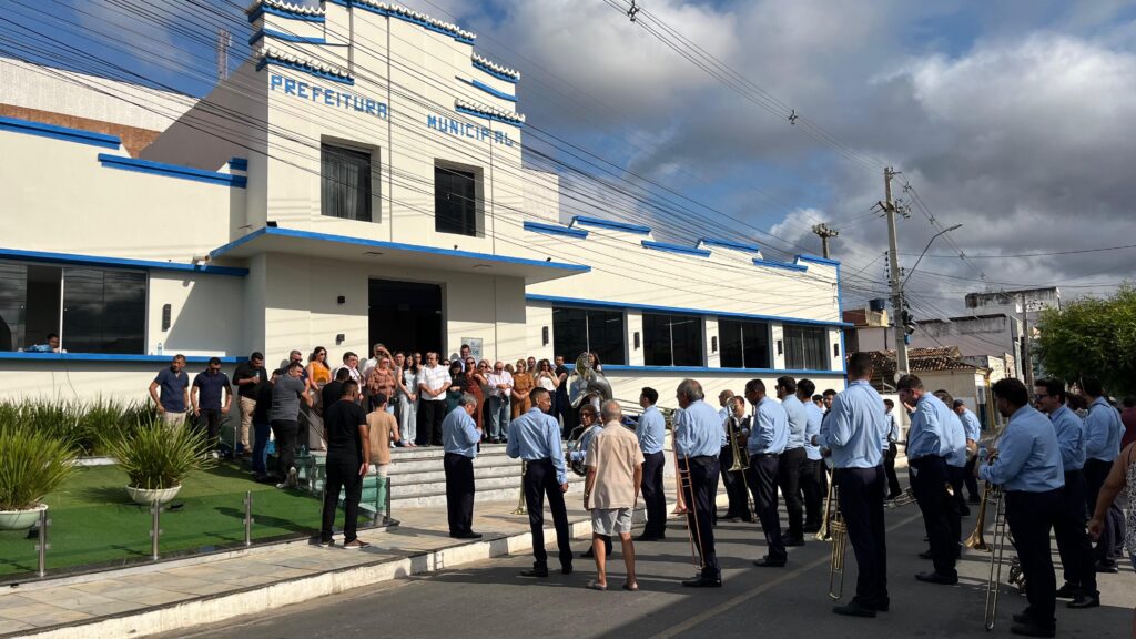 Fotos: Hasteamento das bandeiras em Uiraúna celebra civismo 8 WhatsApp Image 2025 09 07 at 09.20.52