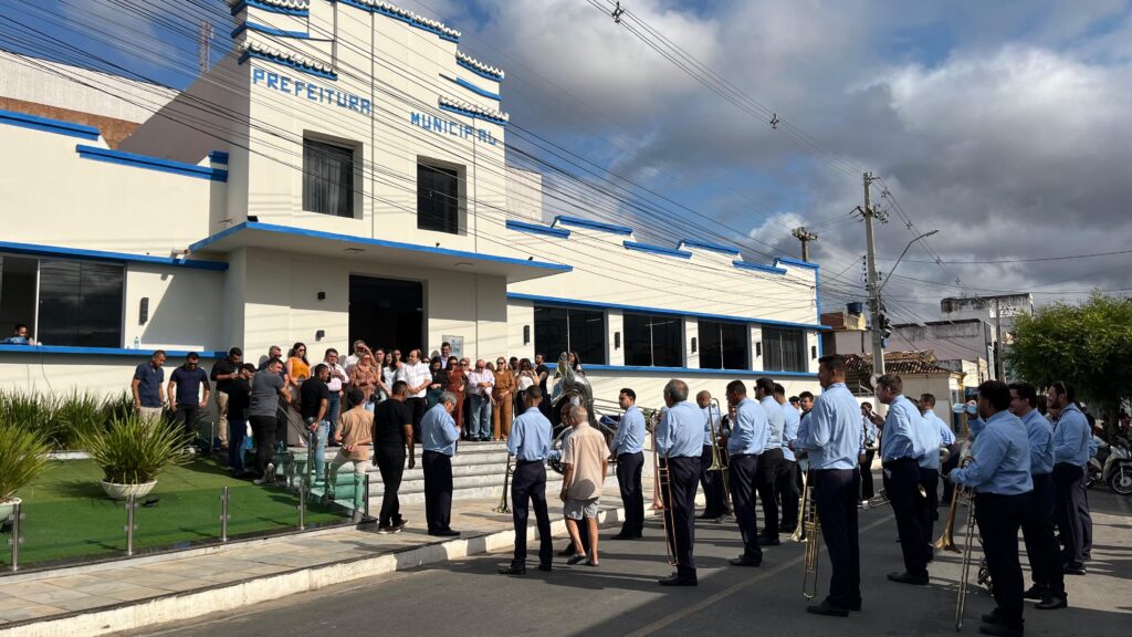 Fotos: Hasteamento das bandeiras em Uiraúna celebra civismo 9 WhatsApp Image 2025 09 07 at 09.20.54 2