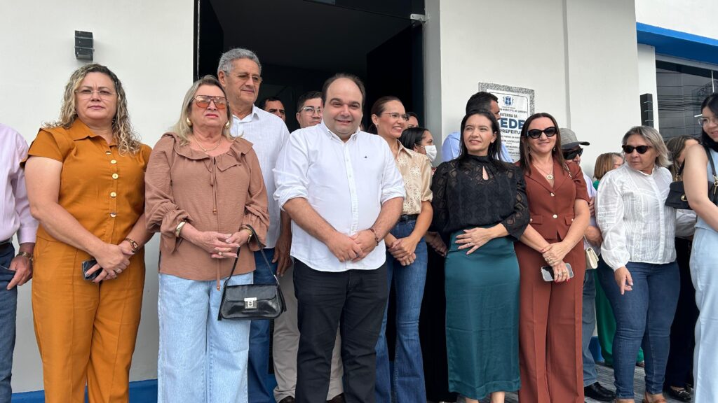 Fotos: Hasteamento das bandeiras em Uiraúna celebra civismo 18 WhatsApp Image 2025 09 07 at 09.20.56