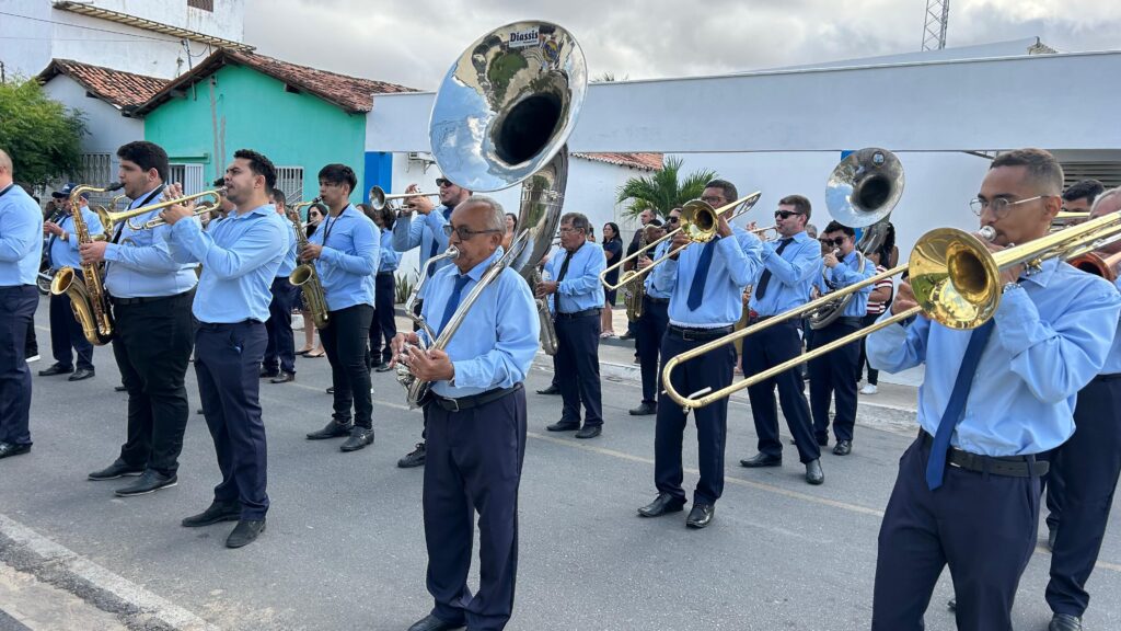 Fotos: Hasteamento das bandeiras em Uiraúna celebra civismo 19 WhatsApp Image 2025 09 07 at 09.20.57 1