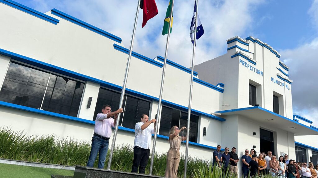 Fotos: Hasteamento das bandeiras em Uiraúna celebra civismo 26 WhatsApp Image 2025 09 07 at 09.20.59 1