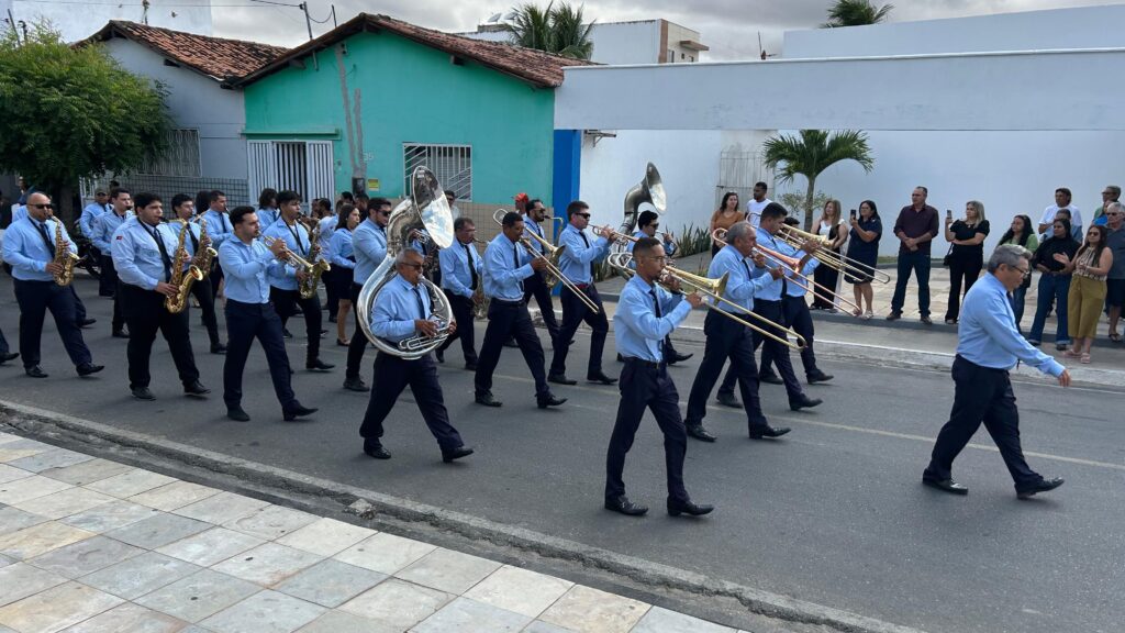 Fotos: Hasteamento das bandeiras em Uiraúna celebra civismo 28 WhatsApp Image 2025 09 07 at 09.20.59 3