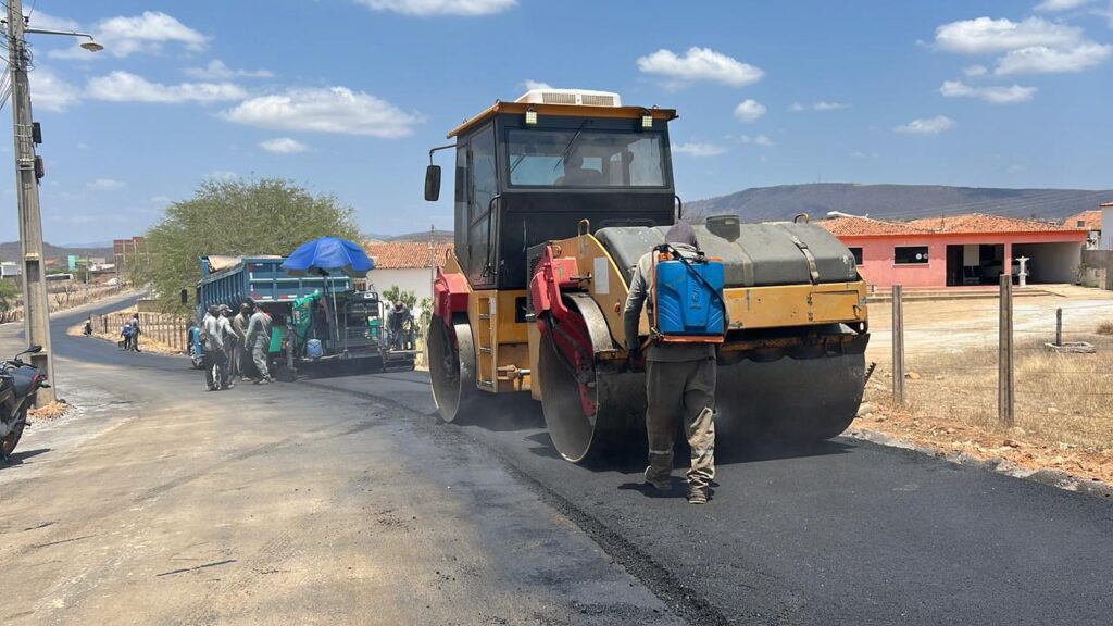 Asfaltamento no loteamento Beleza em Uiraúna 5 3 3