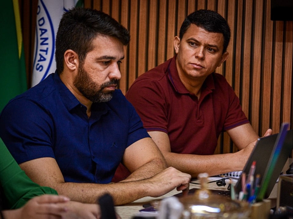 Prefeito Itamar Moreira promove reunião estratégica 14 3 4