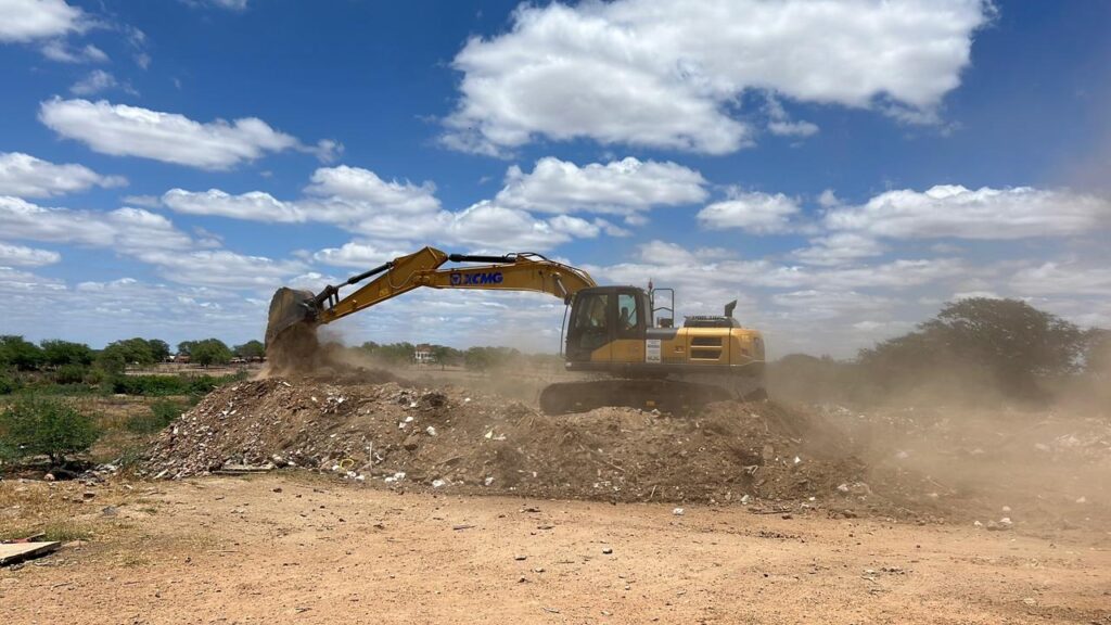 Prefeitura de Uiraúna inicia obras de pavimentação no Mutirão 3 4 1