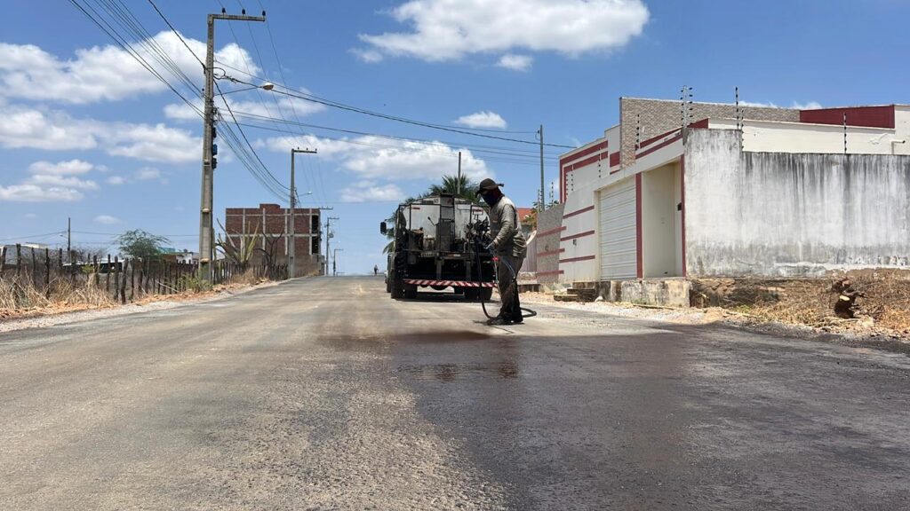 Asfaltamento no loteamento Beleza em Uiraúna 3 5 1