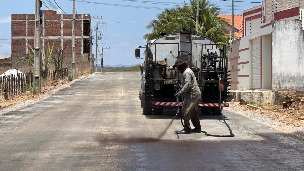Asfaltamento no loteamento Beleza em Uiraúna 2 6 2