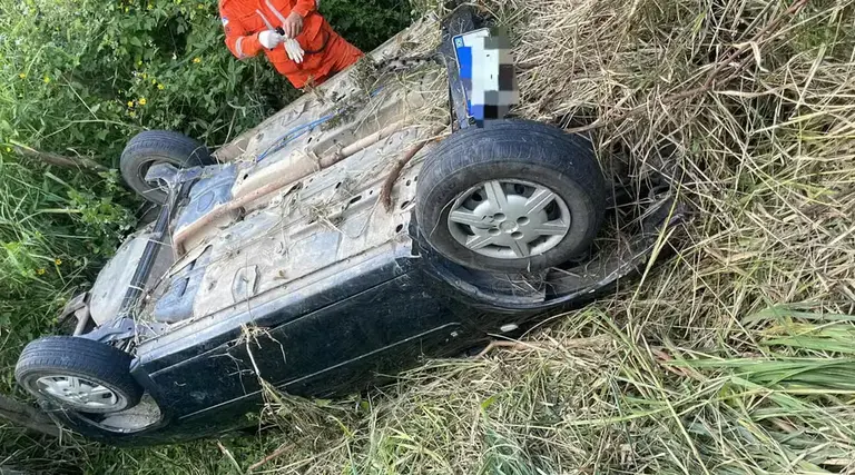 VÍDEO: Criança sobrevive por dias ao lado dos pais mortos em acidente 1 VÍDEO: Criança sobrevive por dias ao lado dos pais mortos em acidente