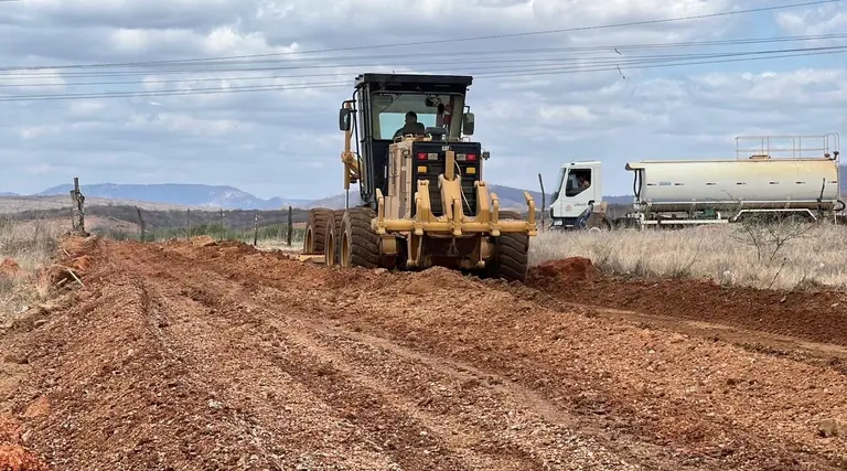 Uiraúna avança com nova pavimentação 1 Uiraúna avança com nova pavimentação