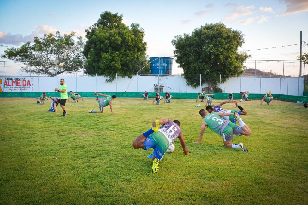 Prefeito Itamar Moreira reúne atletas da seleção de Poço Dantas 4 WhatsApp Image 2025 10 09 at 19.25.53