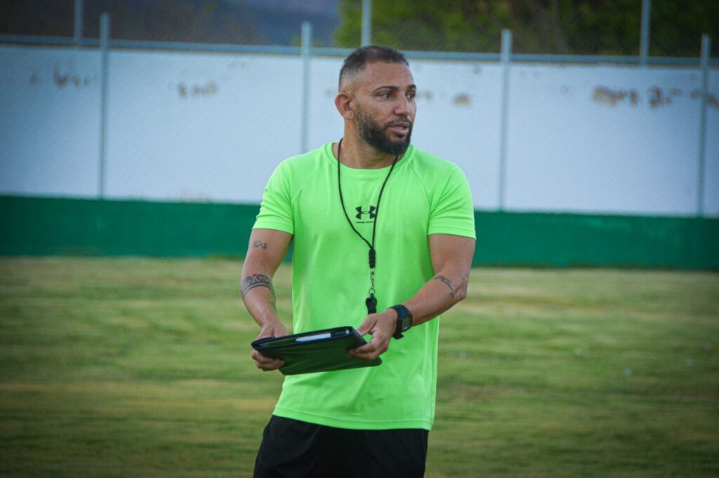 Prefeito Itamar Moreira reúne atletas da seleção de Poço Dantas 17 WhatsApp Image 2025 10 09 at 19.25.57 2