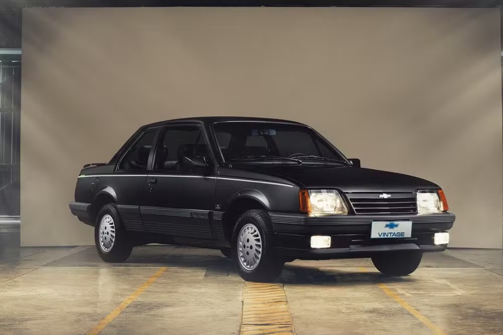 Chevrolet resgata lendas com restauração autêntica 2 gm vintage monza 6 11zon