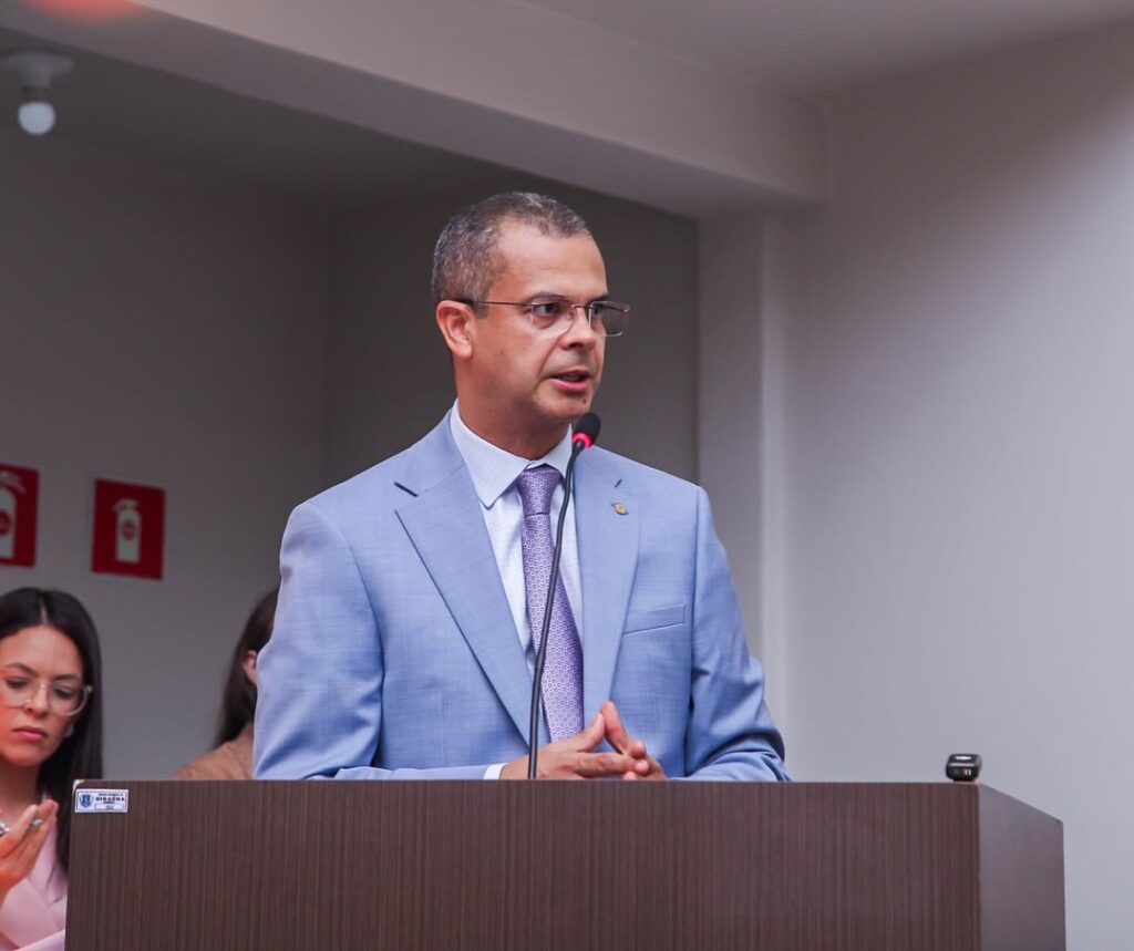 Deputado Jutay Menezes recebe Título de Cidadão Uiraunense 10 4 2