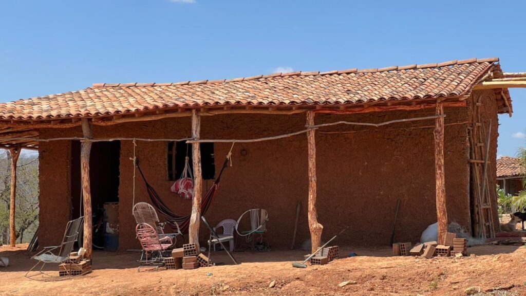 Prefeitura de Uiraúna avança com melhorias habitacionais 3 7 2