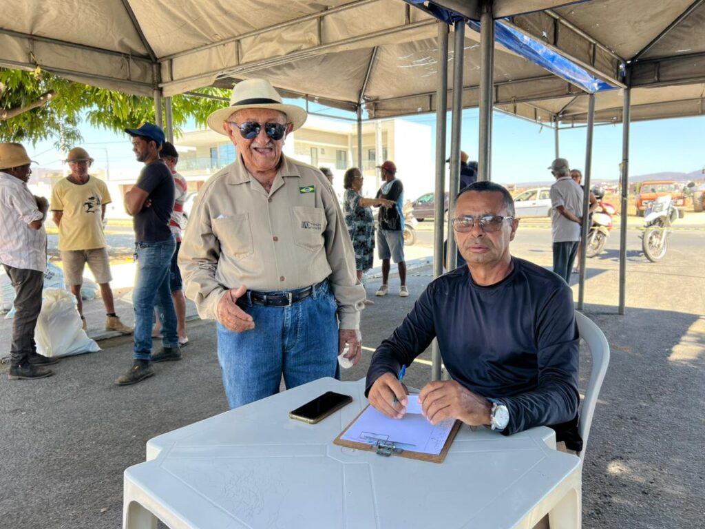 Gestão Leninha entrega ração subsidiada do Agroforte 11 WhatsApp Image 2025 11 17 at 18.50.00