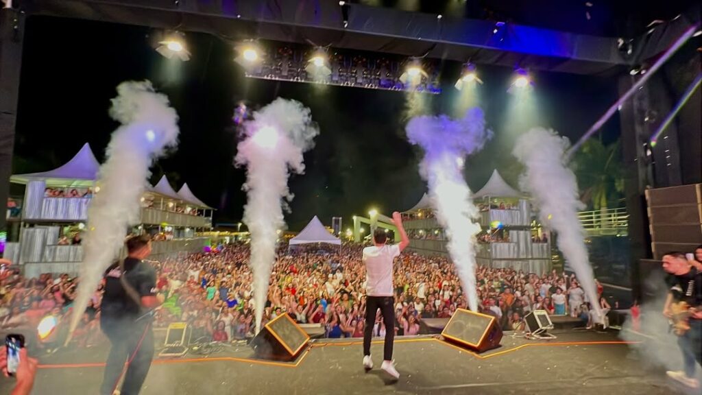 Evento reúne em Uiraúna fiéis em noite de adoração ao Dia do Evangélico 11 18