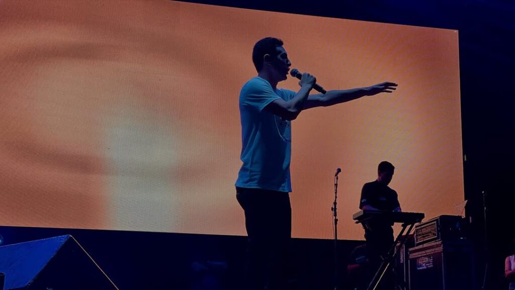 Evento reúne em Uiraúna fiéis em noite de adoração ao Dia do Evangélico 10 19