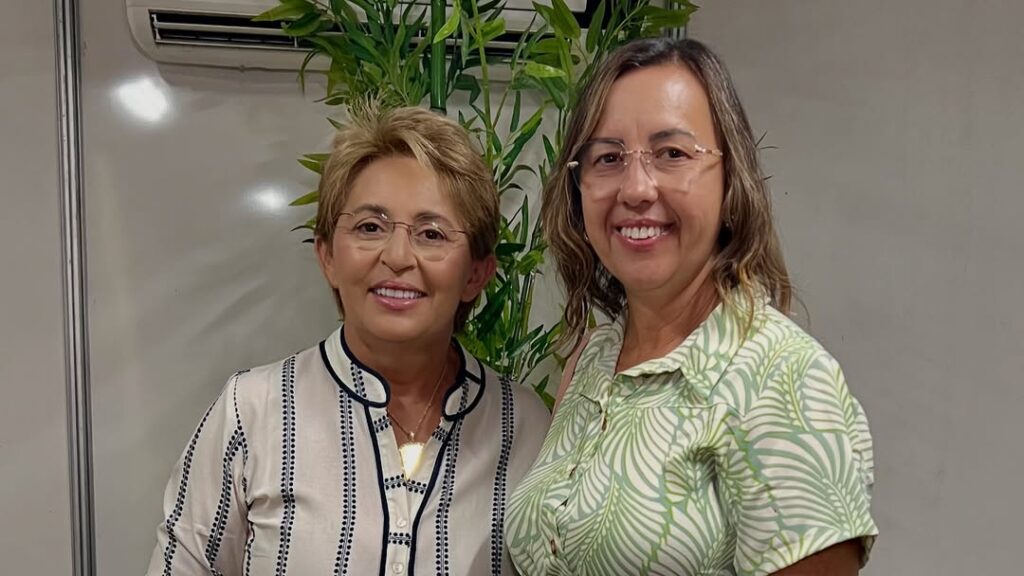 Evento reúne em Uiraúna fiéis em noite de adoração ao Dia do Evangélico 5 25