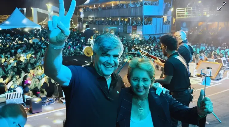 Deputado Wellington Roberto prestigia os 72 anos de Uiraúna ao lado da Prefeita Leninha Romão 1 Deputado Wellington Roberto prestigia os 72 anos de Uiraúna ao lado da Prefeita Leninha Romão