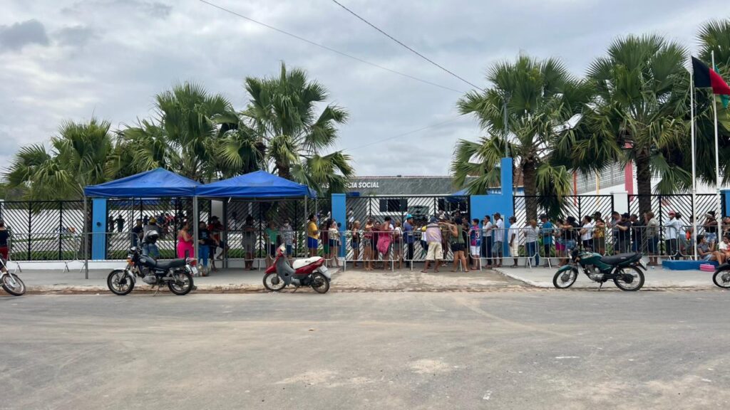 Leninha Romão distribui 1.600 cestas natalinas em Uiraúna 2 WhatsApp Image 2025 12 23 at 15.25.41