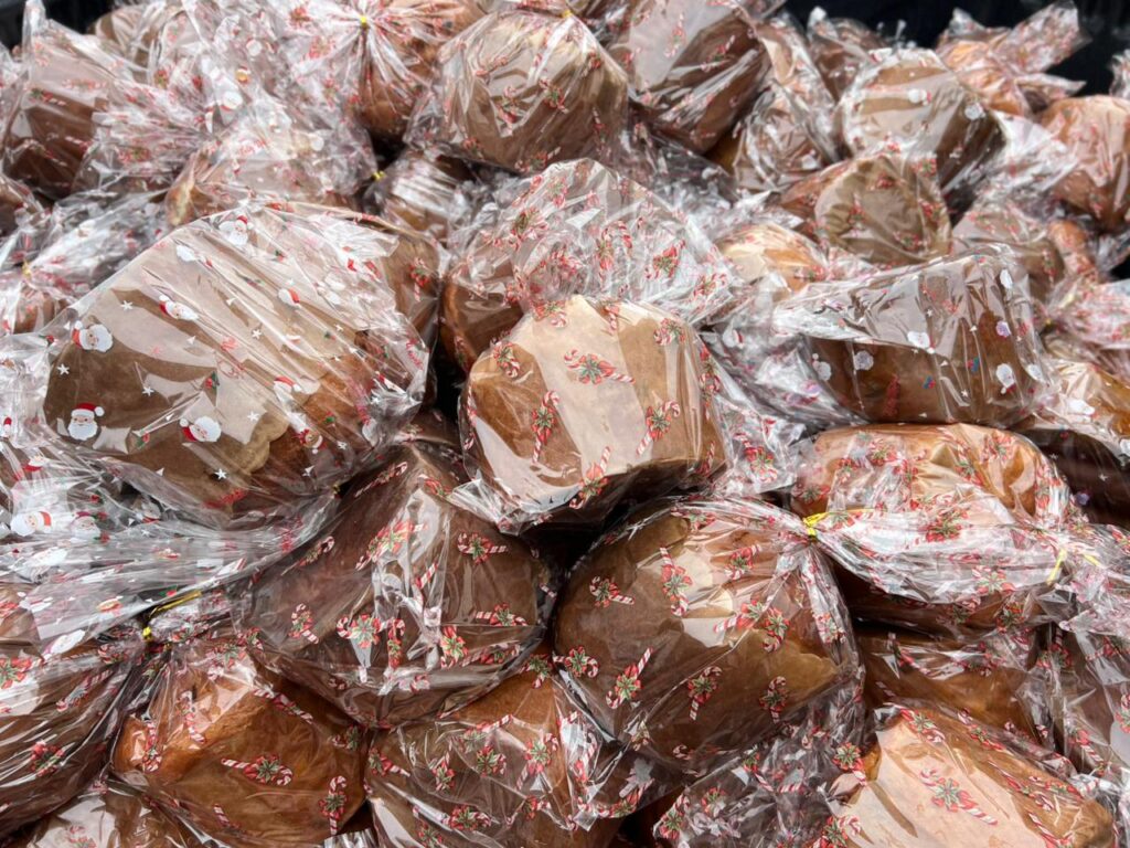 Leninha Romão distribui 1.600 cestas natalinas em Uiraúna 9 WhatsApp Image 2025 12 23 at 15.25.43 2