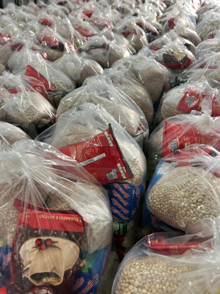 Leninha Romão distribui 1.600 cestas natalinas em Uiraúna 14 WhatsApp Image 2025 12 23 at 15.25.43 3