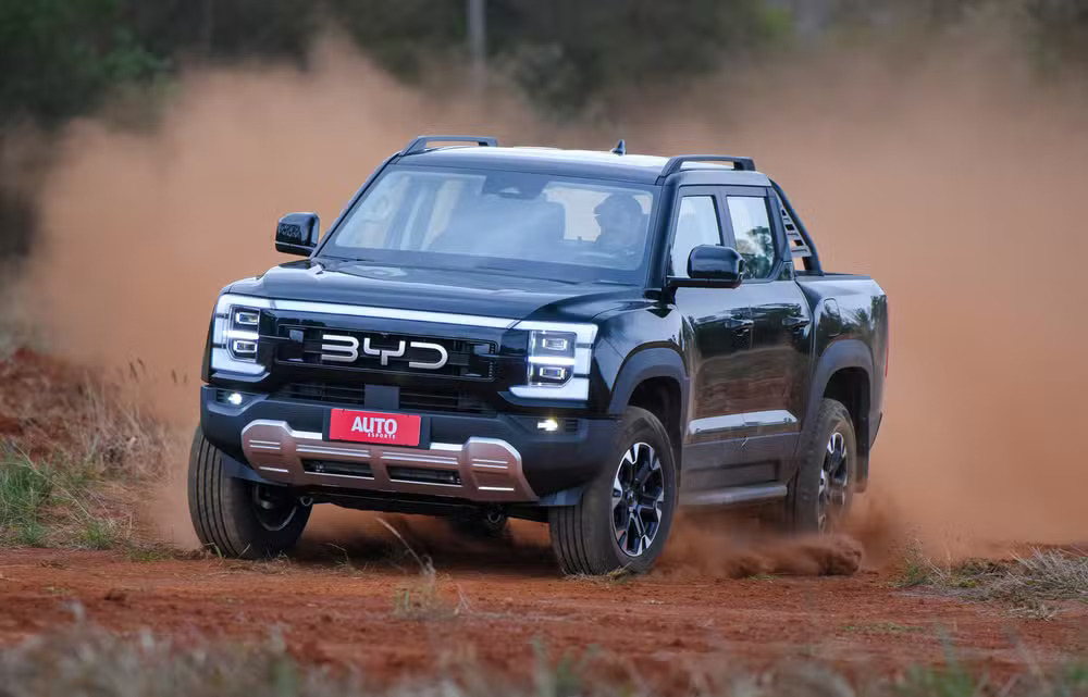 A BYD confirma planos de até 5 picapes no Brasil, incluindo rival da Fiat Strada, com foco em eletrificação e produção nacional 2 1