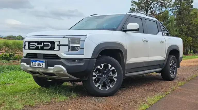 A BYD confirma planos de até 5 picapes no Brasil, incluindo rival da Fiat Strada, com foco em eletrificação e produção nacional 1 A BYD confirma planos de até 5 picapes no Brasil, incluindo rival da Fiat Strada, com foco em eletrificação e produção nacional