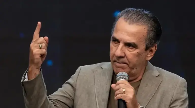 Silas Malafaia afirma que Flávio Bolsonaro não tem musculatura política para enfrentar Lula 1 Malafaia critica força de Flávio contra Lula