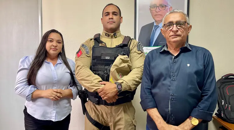 Gestão municipal e PM da Paraíba unem forças para fortalecer a segurança pública em Poço Dantas durante o Carnaval 2026 1 Parceria reforça proteção nas divisas
e no carnaval de
Poço Dantas