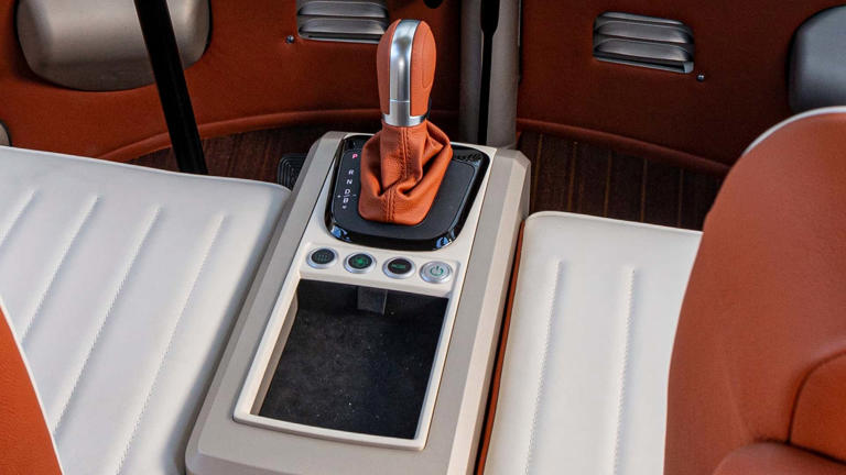 A Volkswagen revela a e-Bulli, uma releitura elétrica da icônica Kombi Samba de 1966 5 4 1