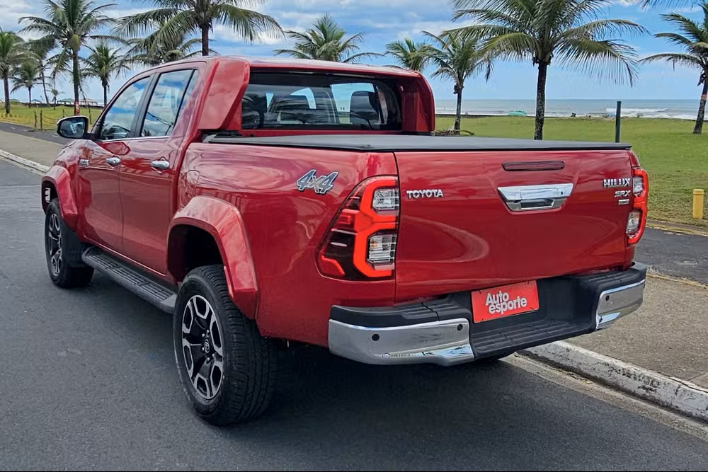 Toyota Hilux SRX Plus 2026 é testada em autonomia e consumo. Picape robusta, confiável, mas com desempenho abaixo do prometido 6 5 2
