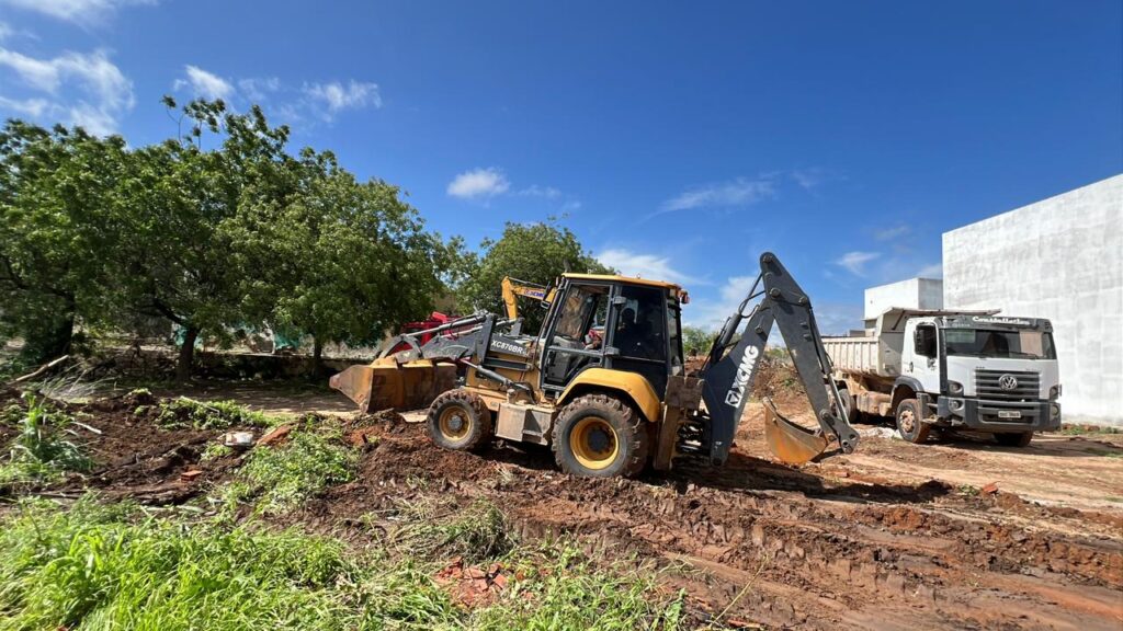 Fotos: Ampliação do Cemitério Campo Santo em Uiraúna 6 5 3