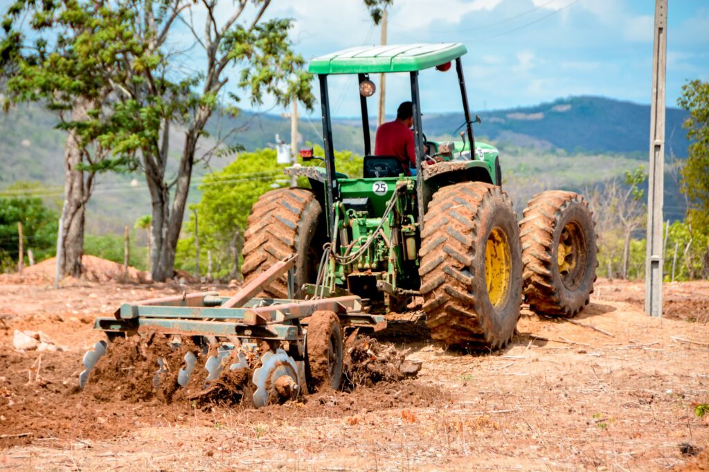 Prefeitura de Poço Dantas começa corte de terras para produtores rurais 2 WhatsApp Image 2026 02 05 at 16.19.40 3 1