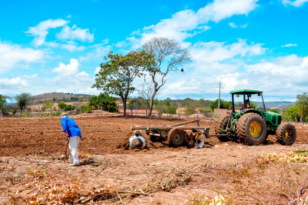 Prefeitura de Poço Dantas começa corte de terras para produtores rurais 15 WhatsApp Image 2026 02 06 at 11.12.00
