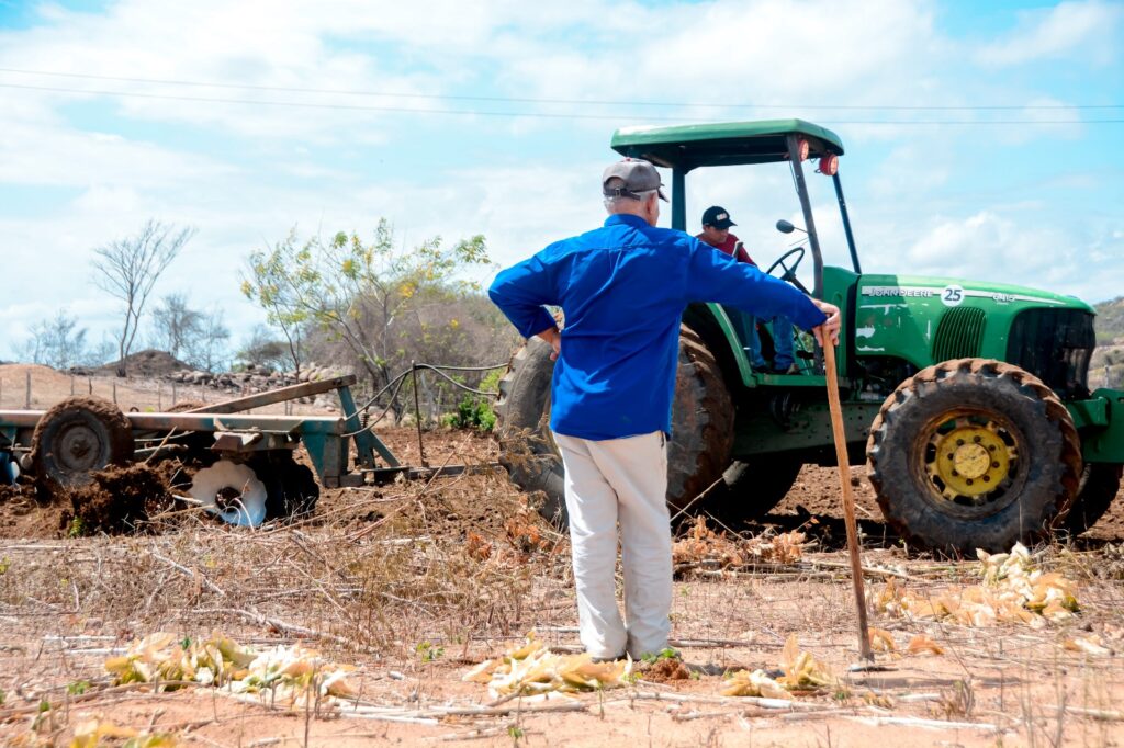 Prefeitura de Poço Dantas começa corte de terras para produtores rurais 18 WhatsApp Image 2026 02 06 at 11.12.01 3