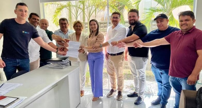 Prefeita Leninha Romão assina convênio com Faculdade Santa Maria