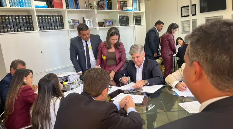 Ciro Figueiredo solicita malha asfáltica rural para Uiraúna 1 Ciro Figueiredo solicita malha asfáltica rural para Uiraúna