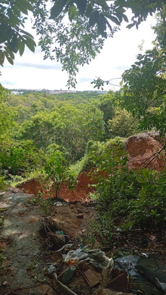 Cratera no bairro Planalto da Boa Esperança coloca moradores em alerta 9 WhatsApp Image 2026 04 02 at 11.58.04