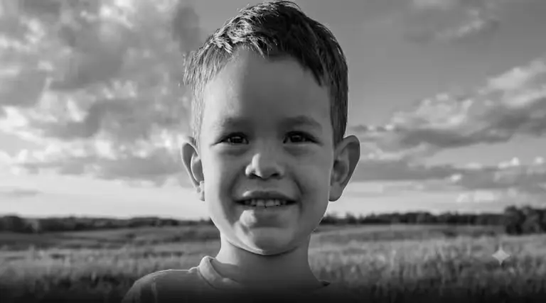 Menino de 7 anos morre após cair em poço