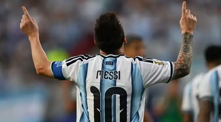 Messi brilha e faz história 1 Messi brilha e faz história