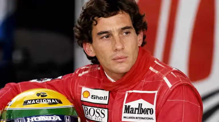 Ayrton Senna é declarado Herói da Pátria