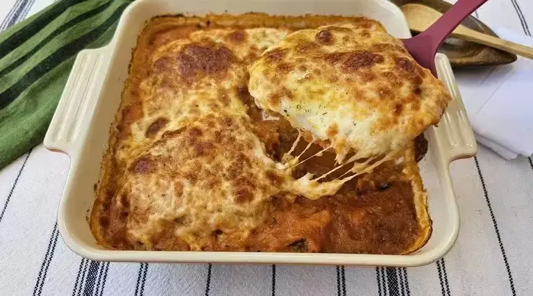 Filé de frango à parmegiana