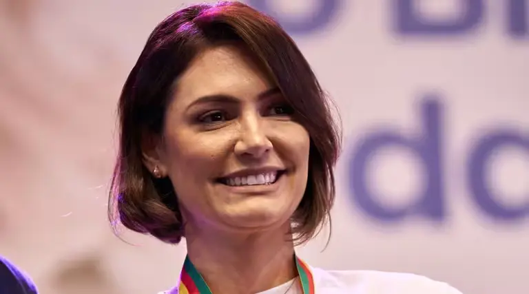 Michelle Bolsonaro lidera como a mulher mais poderosa do Brasil