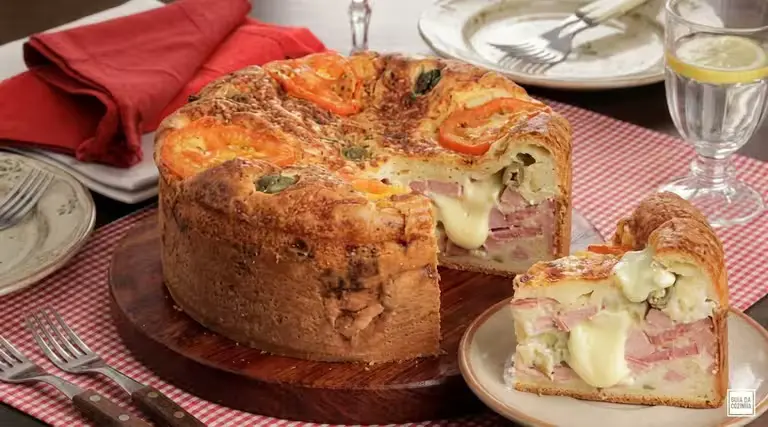 Torta-pizza de presunto e calabresa
